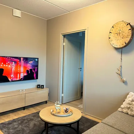 Penny & Casper - Levi City Suite Apartment