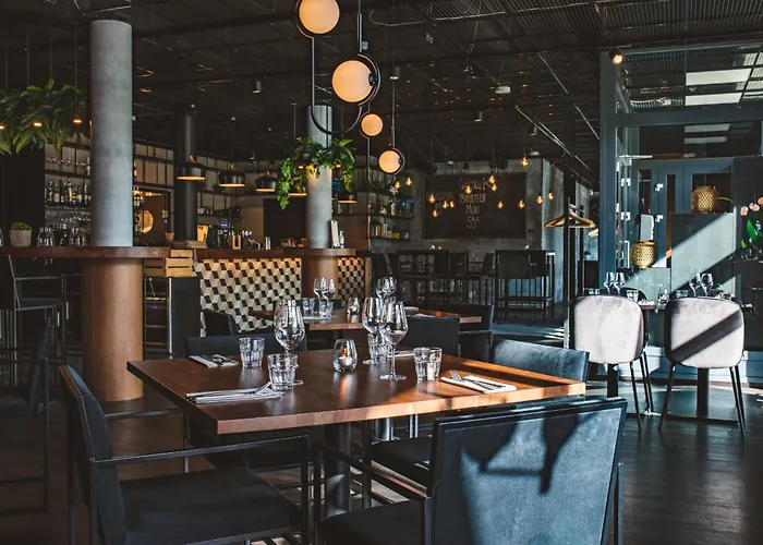 아파트 - & Stylish With Free Passes